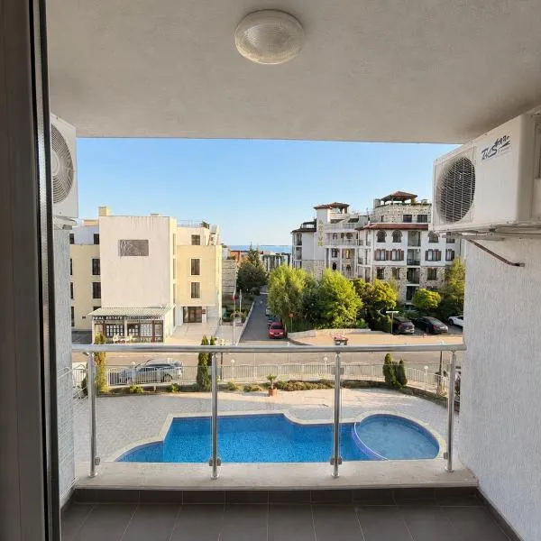 Apartment near the Beach in Sveti Vlas - Pool Access, Hotel in Sweti Wlas