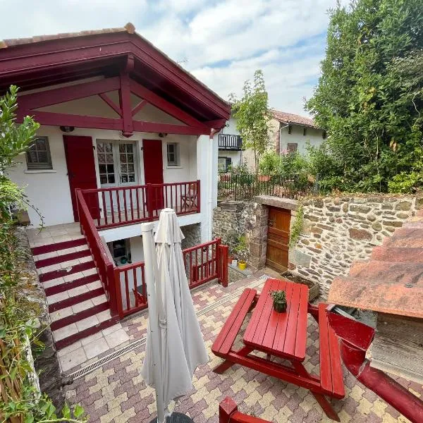 Gîte Azkorria, Hotel in Saint-Jean-Pied-de-Port