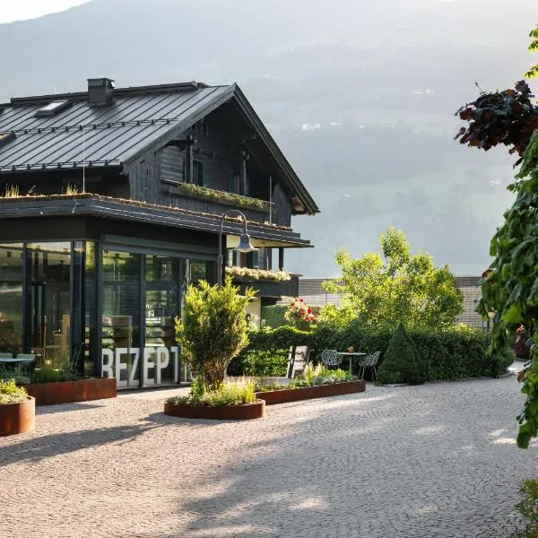 Natürlich Hell - Camping & Aparthotel, hotel in Fügen
