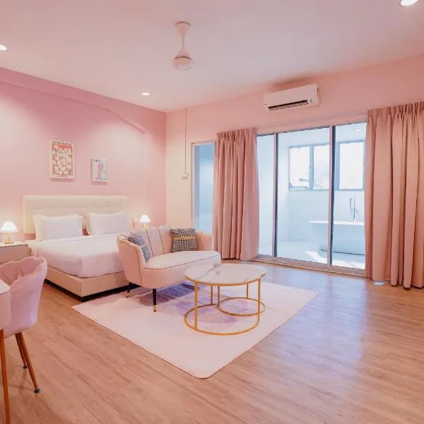 Hugstore Pink Hotel, hotel a George Town