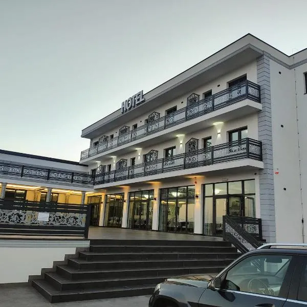 Airport Hotel, hotell sihtkohas Tautii Magheraus