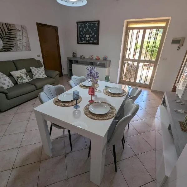 Mavit Apartments, hotel a Cannigione