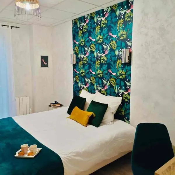 Savana Lodge, Wi-Fi, Parking Privé et Calme, Sortie 12 ChanaS, hotel em Chanas
