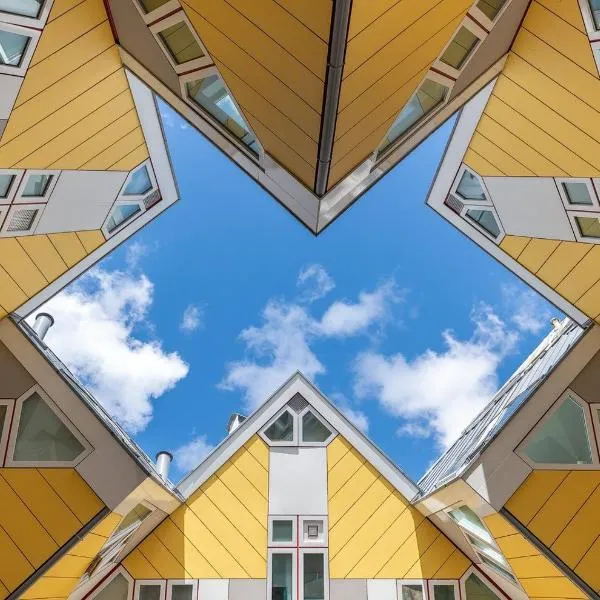 Stayokay Hostel Rotterdam - fully renovated April 2026、ロッテルダムのホテル