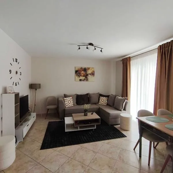 PERLA apartment, hotel en Alejandrópolis