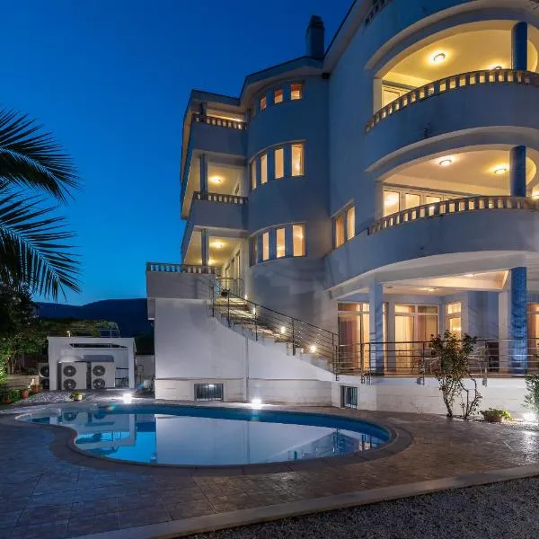 Villa Ani, hotell i Trogir
