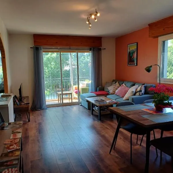 Peaceful 2 bedroom apartment in St Raphael, hotell sihtkohas Saint-Raphaël