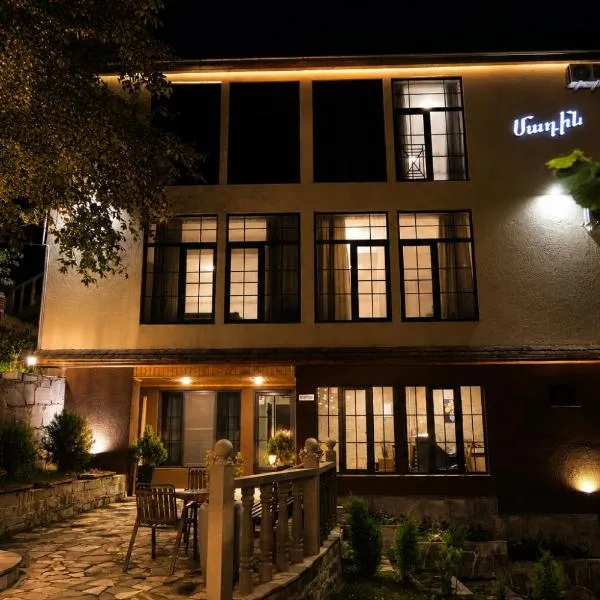 Madin Eco Hotel, hotel a Debed
