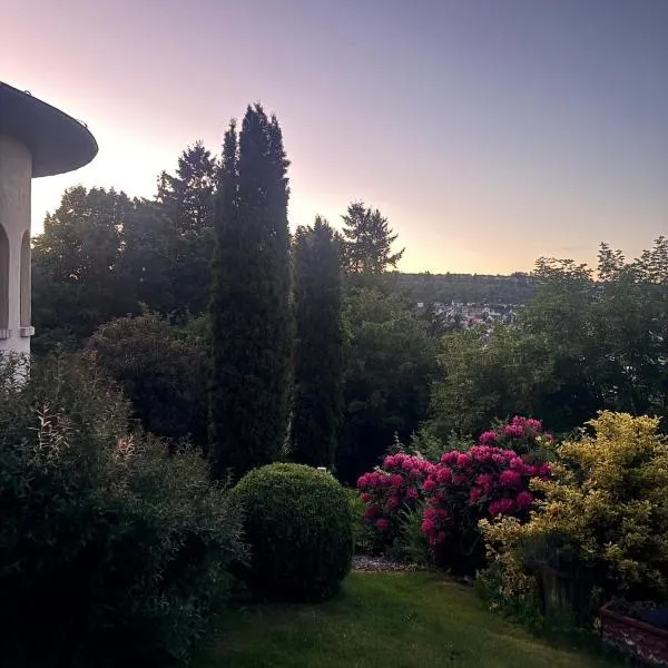 Provence flair with views over Idar-Oberstein, hotel u gradu Idar-Oberštajn