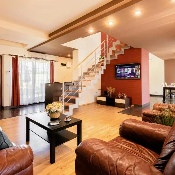 CROSS SQUARE HOUSE - Spacious 2 Level Home, 2BR, 3Baths, Terrace - by RealTrust, hotell i Timişoara