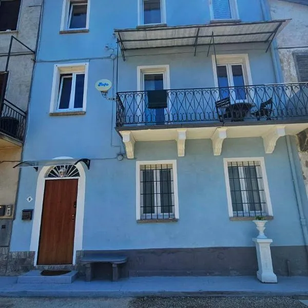 La Casa Azzurra, hotel u gradu 'Cunardo'