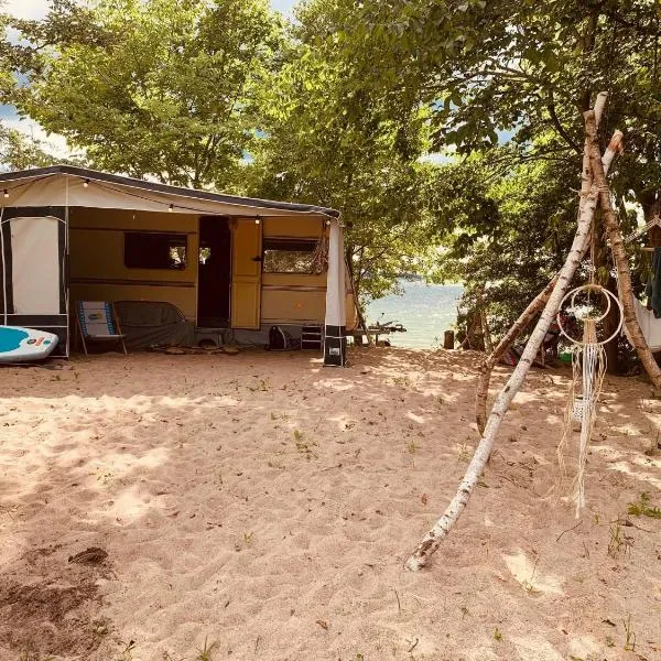 Przyczepa Chill House nad Darginem, hotel i Pozezdrze