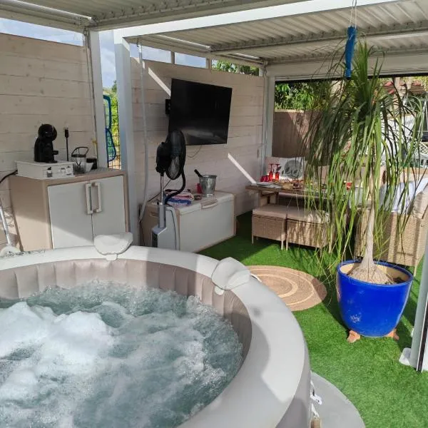 Villa Shiva Cerveteri, Casa Vacanze con SPA e Idromassaggio, Relax a due passi da Roma, hotel u gradu 'Cerveteri'