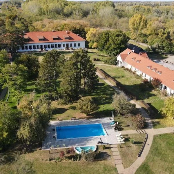 Sarlóspuszta Club Hotel, hotel a Tatárszentgyörgy