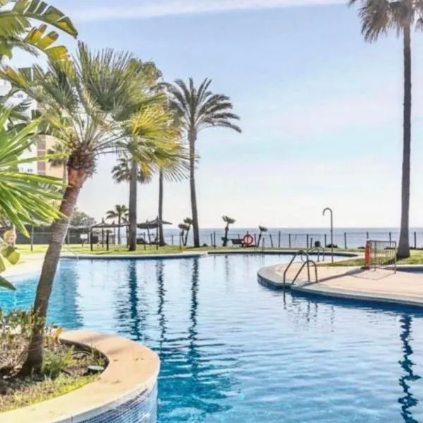MI CAPRICHO BEACHFRONT- 9E Apartment with sea views - Costa del Sol, hotel in Mijas Costa
