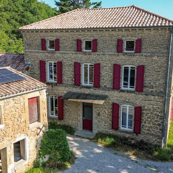 Agréable appartement dans une ferme en pierre, khách sạn ở Marsaz