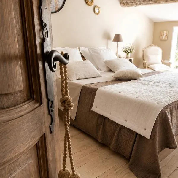 La maison perchee, Hotel in Aigues-Mortes