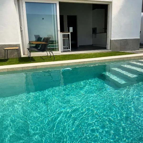 Paradiso Luxury Villa, hotel di Chiclana de la Frontera