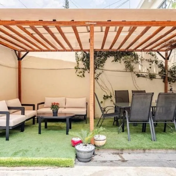 Casa de 1 Piso con Jardín cerca del aeropuerto CDMX 3 Recámaras y Parking, Hotel in Mexiko-Stadt