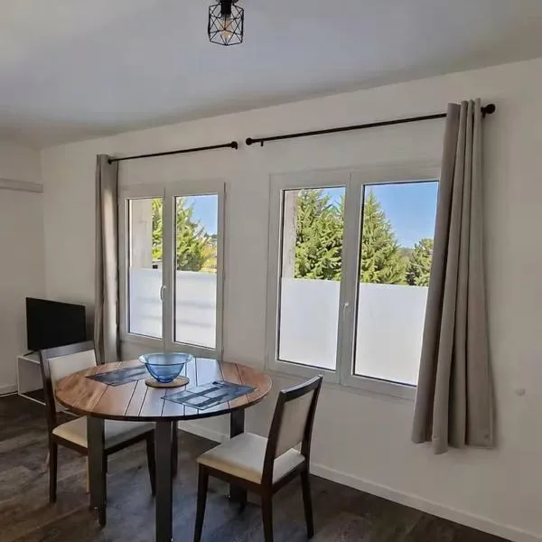 Cosy appartement, hotelli kohteessa Miniac-Morvan