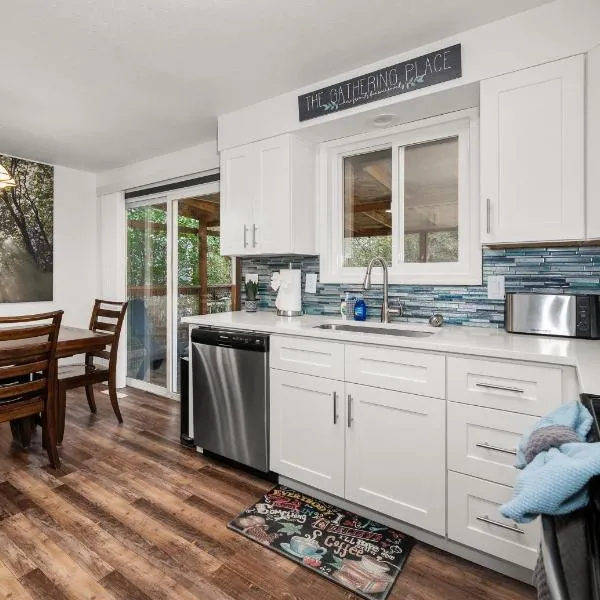 Outdoor Sanctuary - 3 min walk to Silver Mtn, hotel din Kellogg
