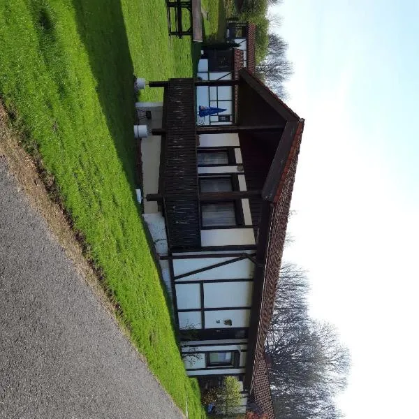 Schmuckkästchen Bungalow 50, Hotel in Dipperz
