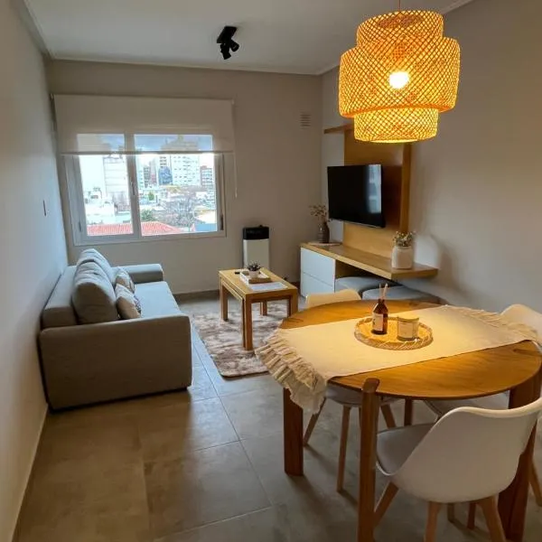 Departamento moderno, Céntrico, Zona de Hospitales, готель у місті Баїя-Бланка