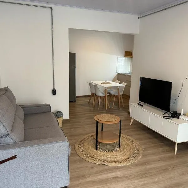 Apartamento céntrico, cómodo y luminoso, hotel in Colonia del Sacramento