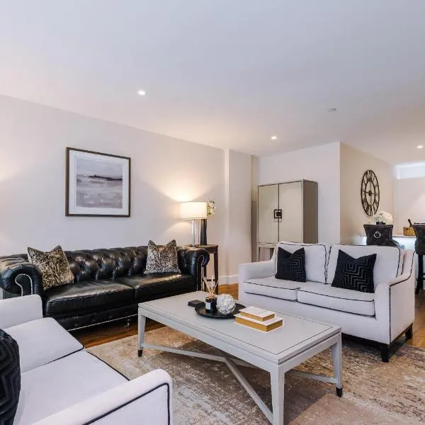 요크에 위치한 호텔 The Monochrome Suite at Ryedale House - Free Parking
