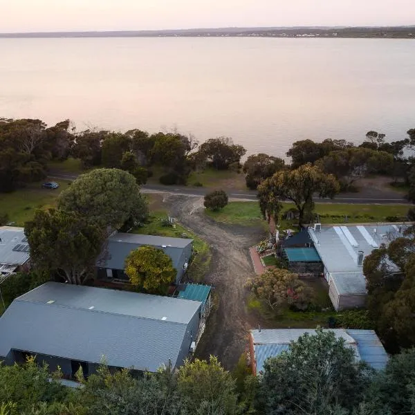 Bayview Cabins Kangaroo Island, מלון בנהר אמריקן