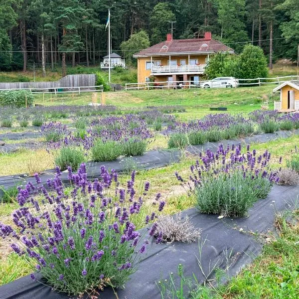 Villa Stockholm Lavendel, готель у місті Bro