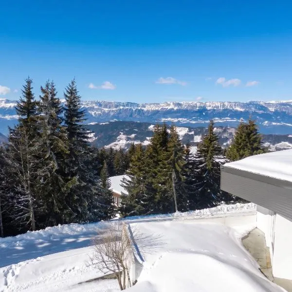 Appartement spacieux à Allevard - 68 m² avec vue montagne, hotelli kohteessa Allevard