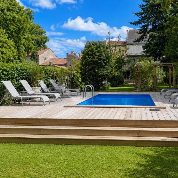 Maison M on the Dordogne Luxurious accommodation, hotel v destinácii Sainte-Foy-la-Grande