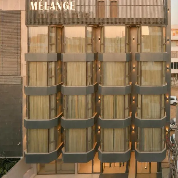 Melange Hotel - Golf course road, hotell i Gurgaon