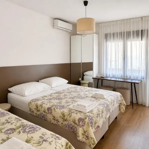 Apartments Mara near Split Airport, hotel in Kastel Stafilic