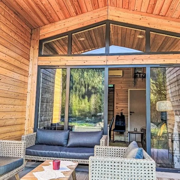 Holiday Home Tiny Haus Glockenalm-Villa Kunterbunt by Interhome, hotel a Aurach