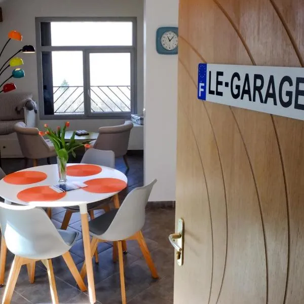 Appart'hôtel "Le Garage", готель у місті Сен-Бонне-ан-Шамсор