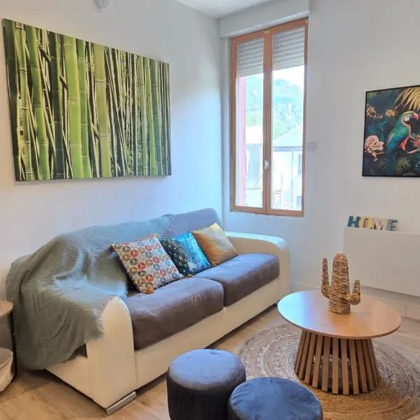 Le Rocher du Sanctuaire terrasse wifi proche sanctuaire โรงแรมในลูร์ด