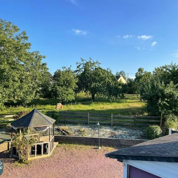 Chambre au calme à la campagne,位于Montreuil-sur-Lozon的酒店