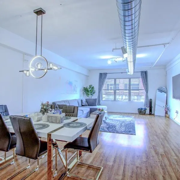 NEW Modern Spacious Loft in Downtown with free parking, hotel en Memphis