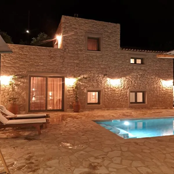 Azure Bliss Villa Corfu, hotell i Varypatádes