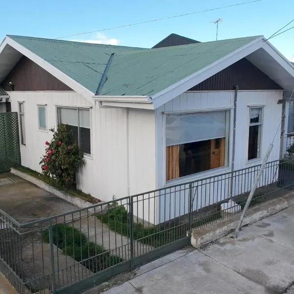 Se arrienda cómoda casa por día، فندق في بونتا أريناس