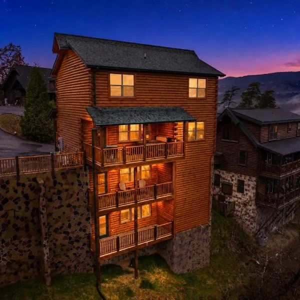 Indoor Pool Hot Tub, Pets Welcome, Arcade Games - Sleeps 14, hotel di Pigeon Forge