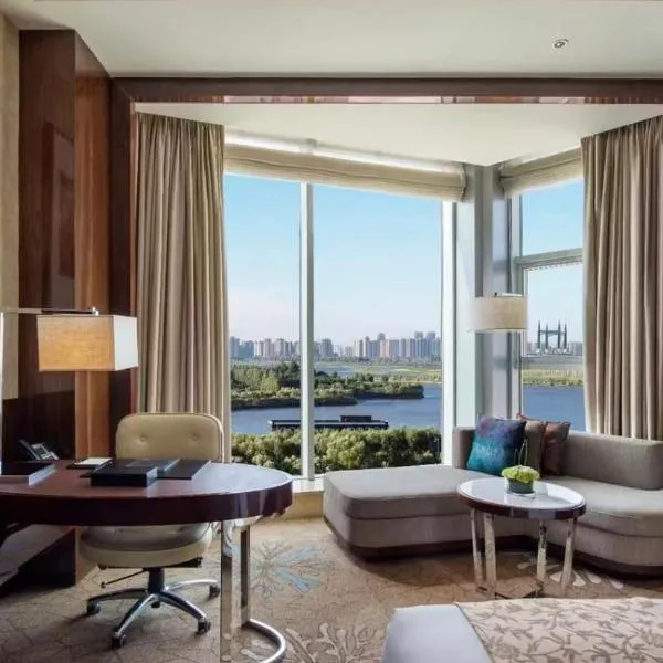 JW Marriott Hotel Harbin River North, хотел в Харбин