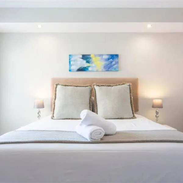Observatory Rooftop Pool With Gym, hotel sa Cape Town