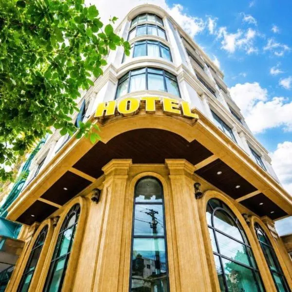 Vương Trùng Dương Hotel Quảng Ninh, отель в городе Móng Cái