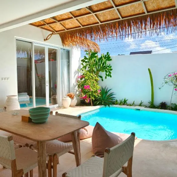Villa Chioni Uluwatu by LODGELINK BALI, hotelli Uluwatussa
