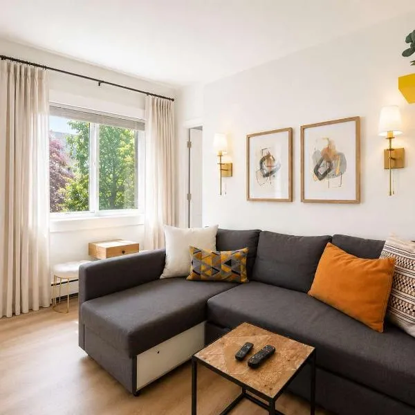 Colorful downtown condo, 2 bedrooms, king bed, hotel u gradu Sijetl