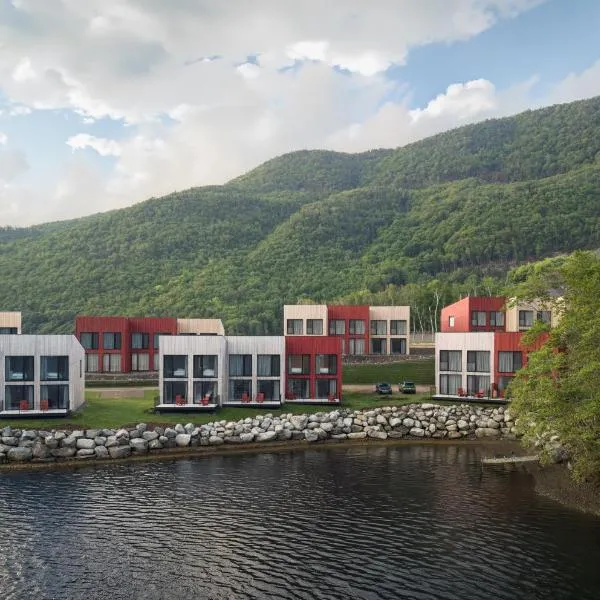 Cormorant Rock Chalets, hotel en Ingonish