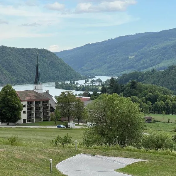 Gemütliche Ferienwohnung mit Blick auf die Donau, hotel i Obernzell